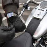 conducir sin guantes, guantes de moto, motorcycle gloves, ropa de moto