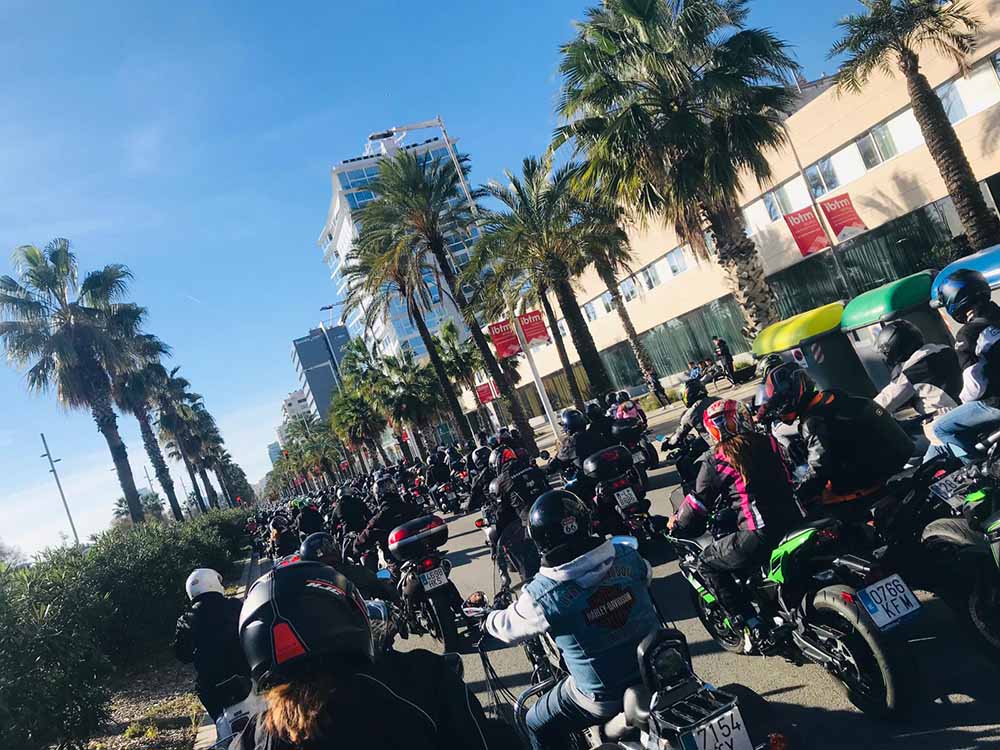 manifestacion en moto, barcelonaenmotosi, barcelona en moto, acciones en moto, prohibición motos