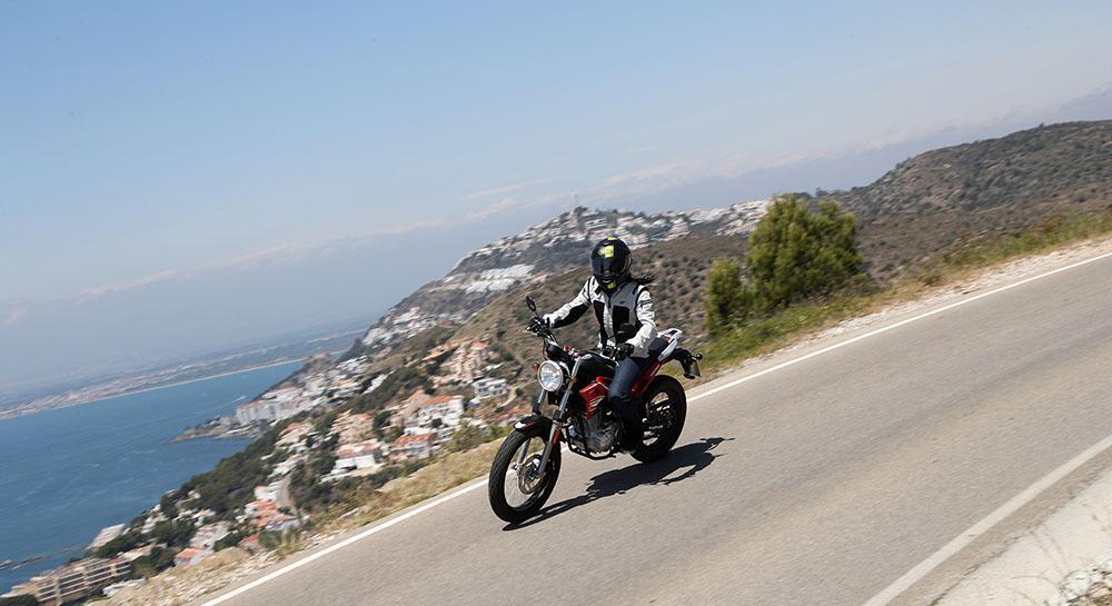 rieju tango 125cc, Rieju Tango, moto trial, moto enduro, moto mixta, moto ligera para mujeres, moto pequeña para mujeres